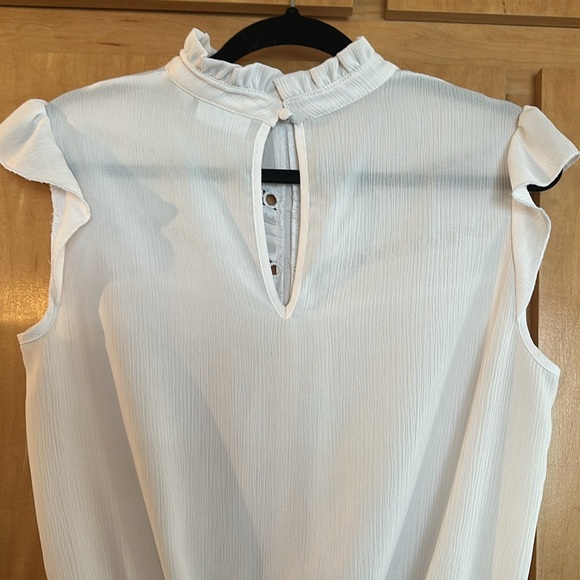 🍋New York & Company white sleeveless ruffle mock neck cut out ribbon top medium - Picture 6 of 11